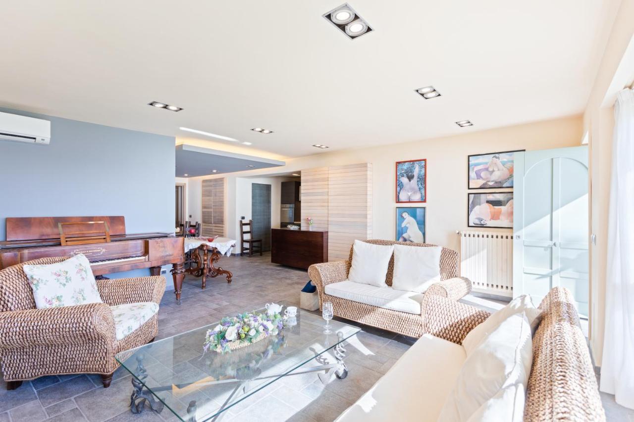 Penelope Seaview Apartment Κατάνια Εξωτερικό φωτογραφία